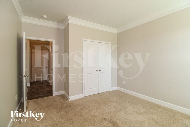 Building Photo - 1833 Ridge Creek Dr