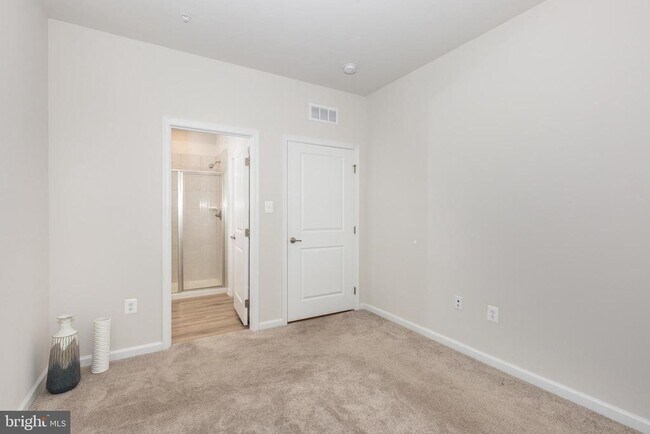 Building Photo - 112 Sherman Wy