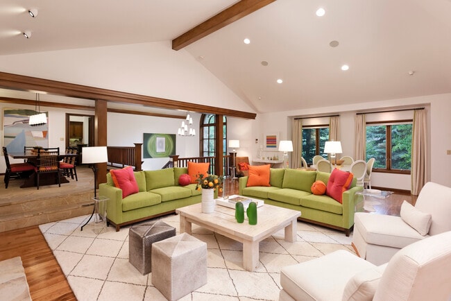 Building Photo - 207 N 2nd St