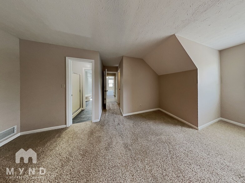 Building Photo - 3876 Quail Manor Dr SW