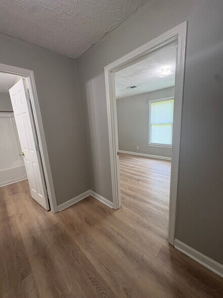 Building Photo - 2700 Fort Daniels Dr