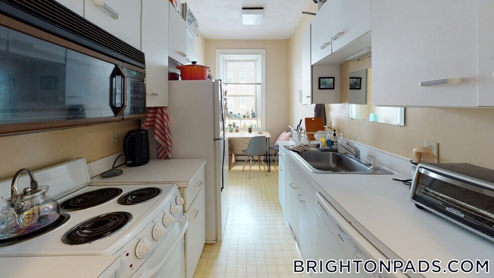 Building Photo - 1625 Commonwealth Ave