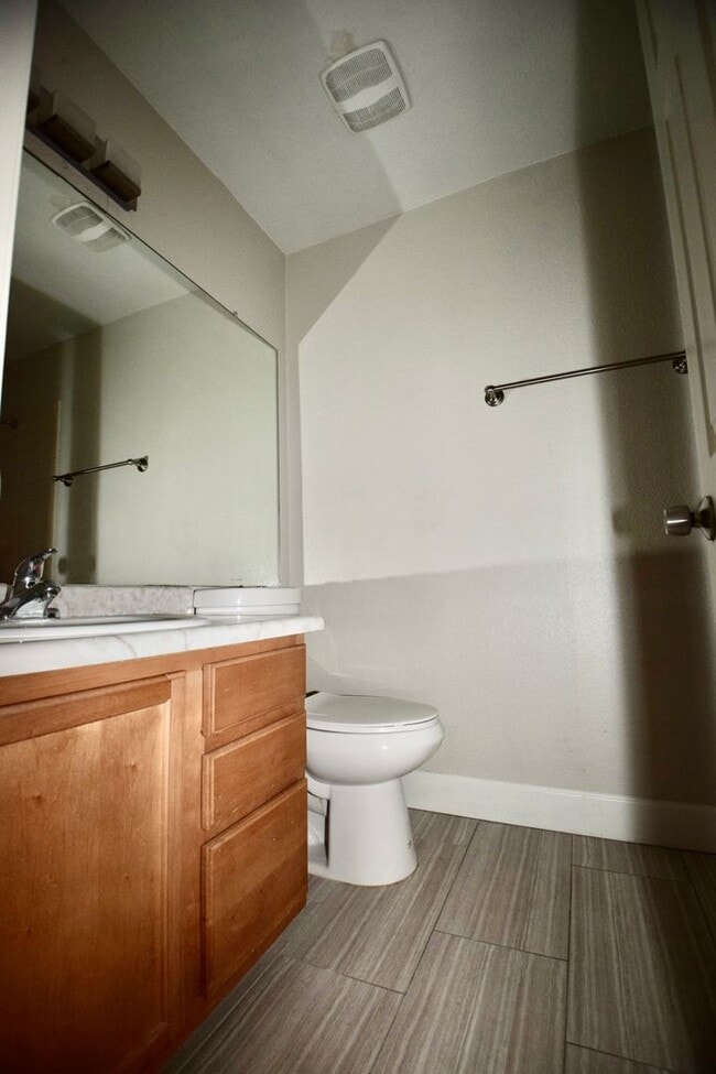 Building Photo - Beautiful 2 bed 2.5 bath Townhouse in Mesa!