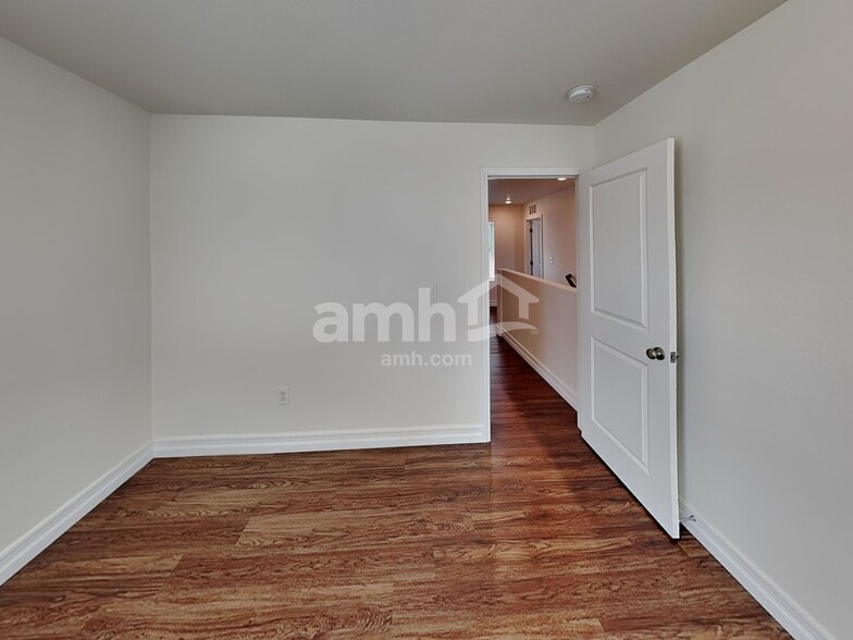 Building Photo - 4719 Tree Swing St