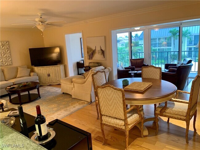 Building Photo - 333 Harbour Dr