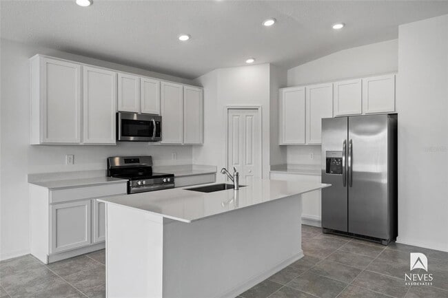 Building Photo - 1502 Brentwood Dr