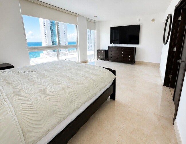 Building Photo - 150 Sunny Isles Blvd