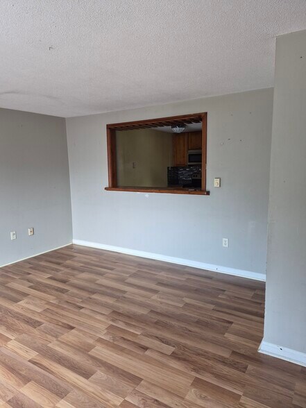 Building Photo - 8 Royal Dane Dr
