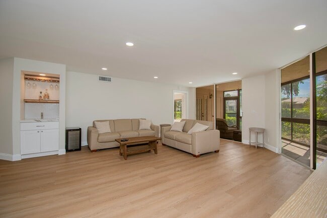 Building Photo - 7248 Clunie Pl