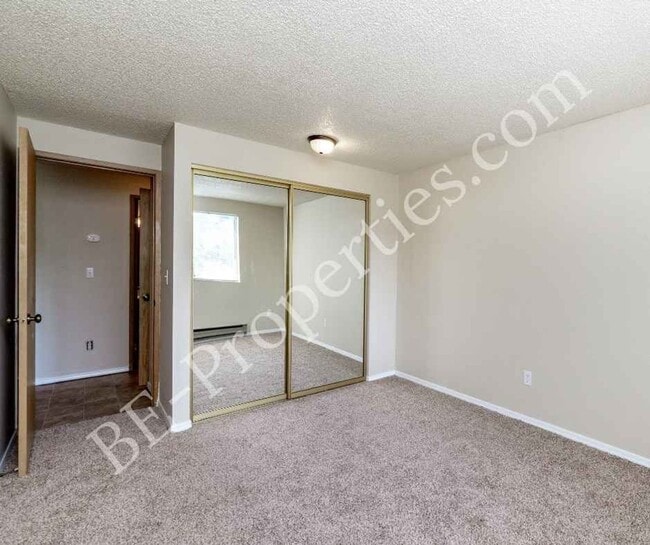 Building Photo - Cozy 1 Bedroom in the By The Green Community.