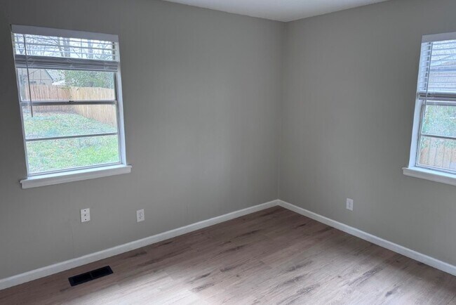 Building Photo - 149 Ruth St