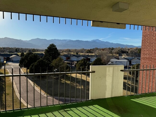 Building Photo - 411 Lakewood Cir