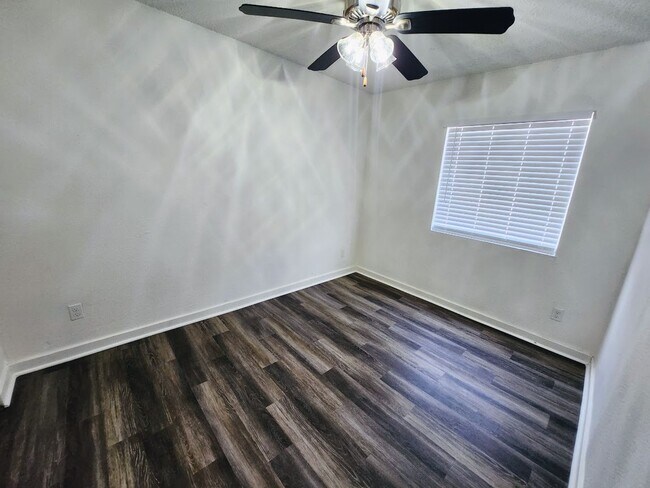 Building Photo - 1309 W Taylor St