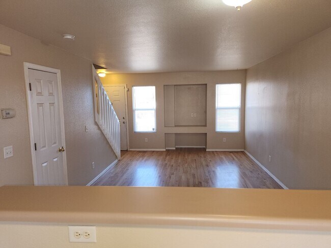 Building Photo - 2-Bedroom Briargate Townhouse