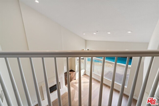 Building Photo - 18500 St Moritz Dr