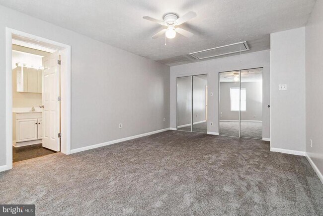 Building Photo - 315 South Dr