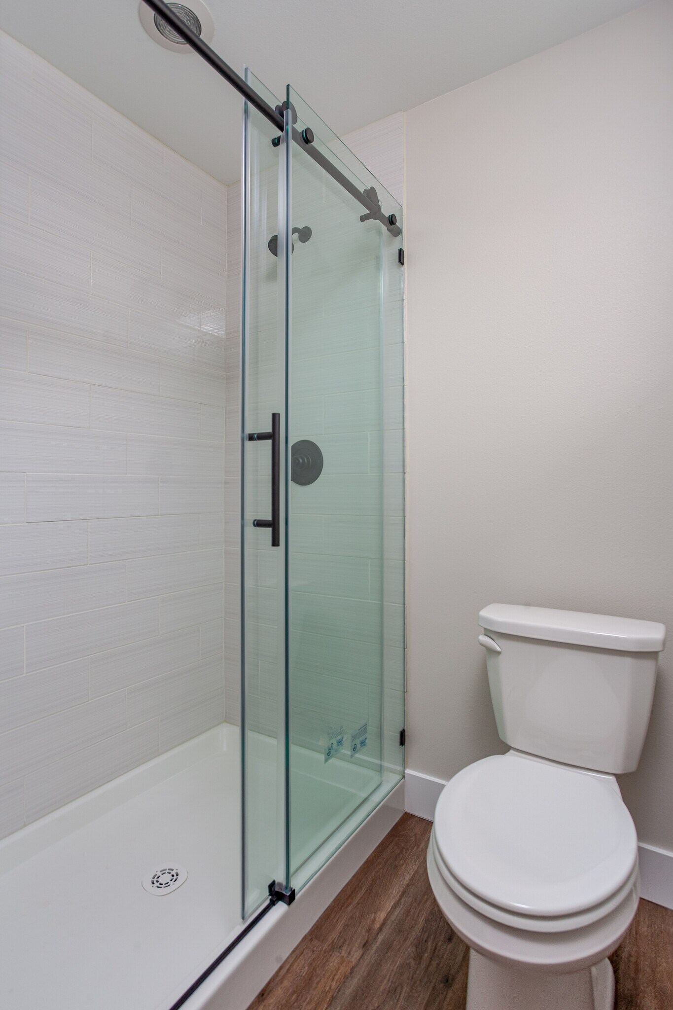 Large shower in Master Bath - 1205 Fuller St
