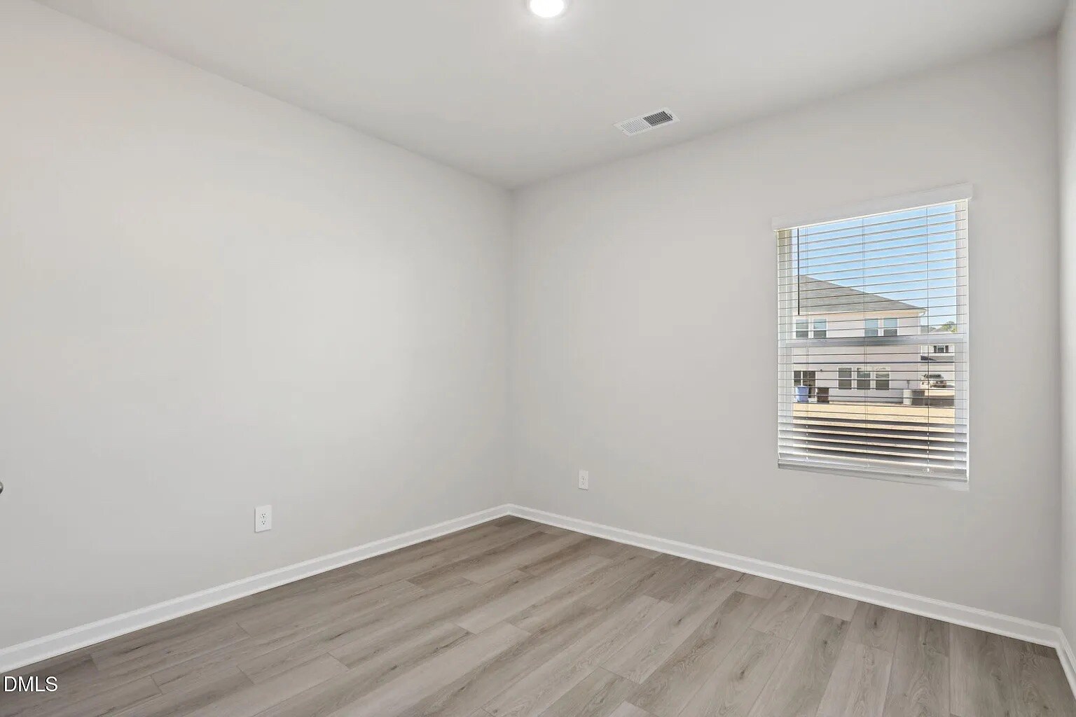 Building Photo - Room in House on Hoff Ct