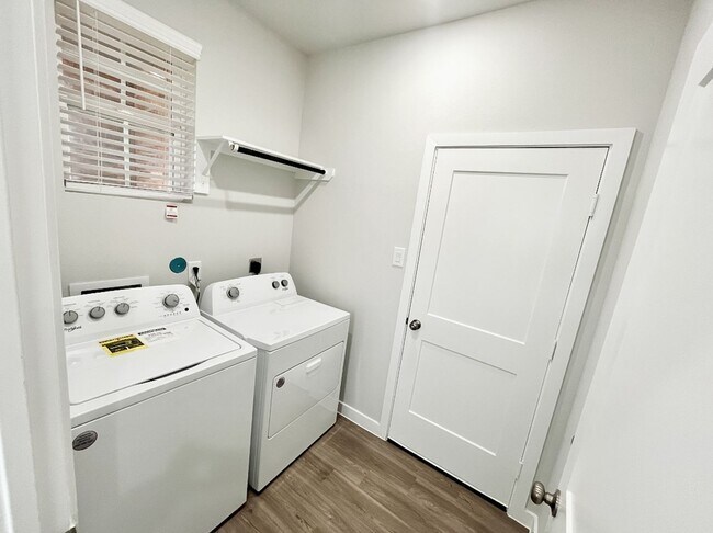 Building Photo - Like-New 3-Bed Home in Lexington Heights with Appliances Included