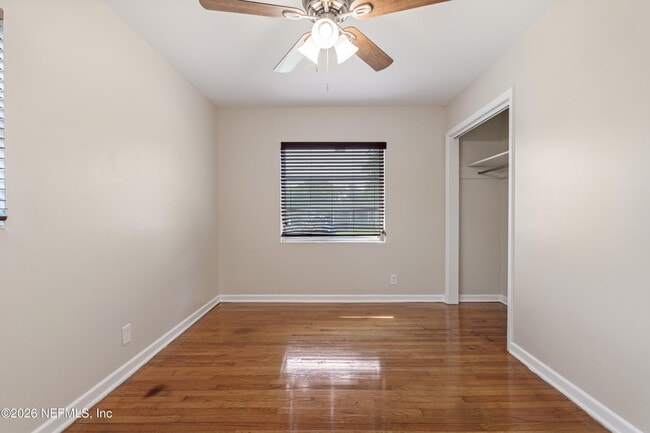 Building Photo - 1329 Hollyhock Cir