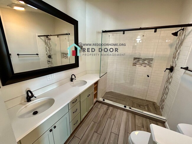 Building Photo - Modern 4 Bed, 3 Bath Home – Pet Friendly w...
