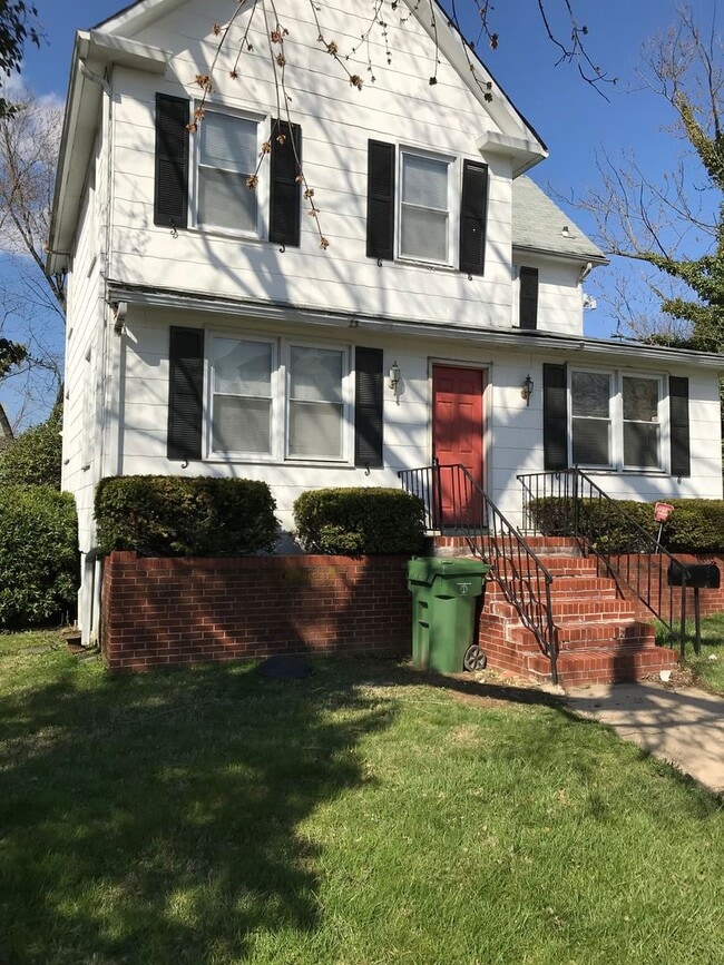 Building Photo - Charming Three-Bedroom Home in Cedmont!