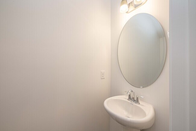 Building Photo - 4 Bedroom Home - Stonebridge Fairways - AV...