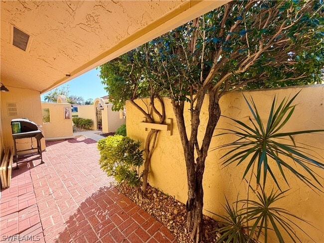 Building Photo - 136 Harrison Rd