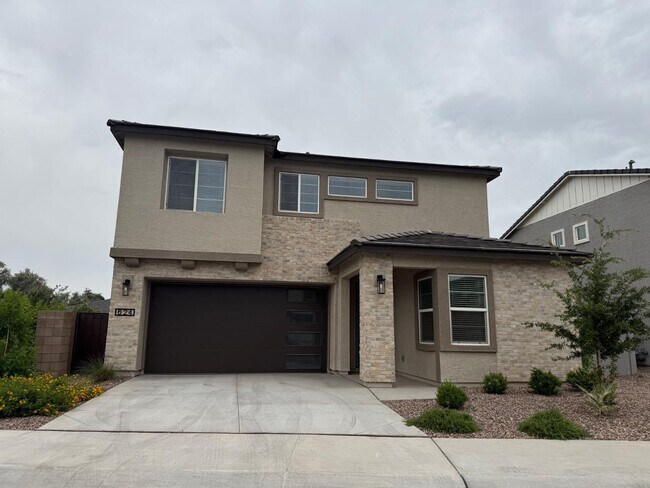 Building Photo - 624 N Vine St