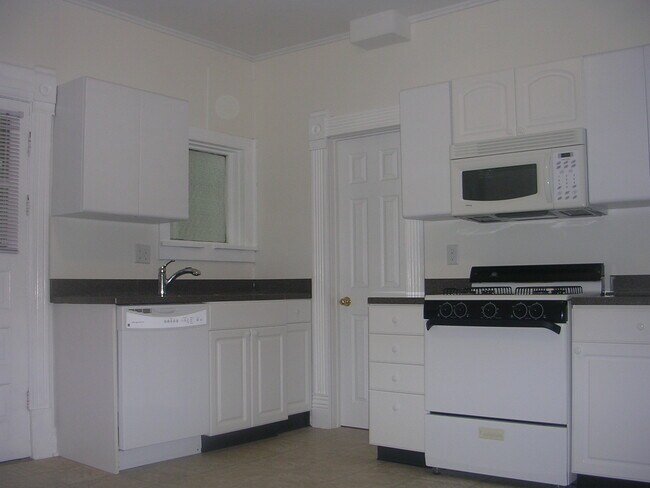 Building Photo - 412 W Washington St