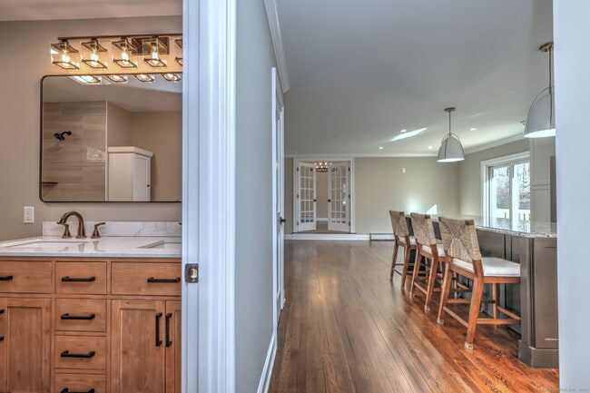 Building Photo - 155 Pastors Walk