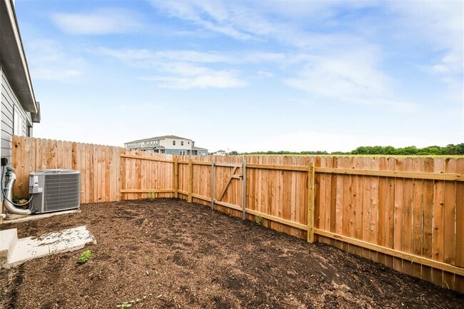 Building Photo - 104 Cinnabar Ln