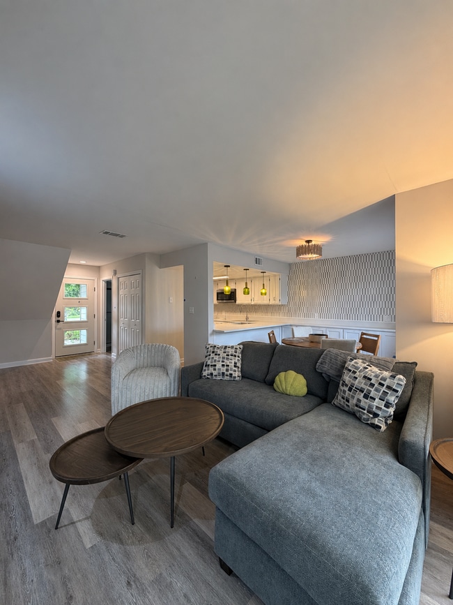 Building Photo - Fully Furnished 2 Bedroom, 2 Bath Townhome in Destin
