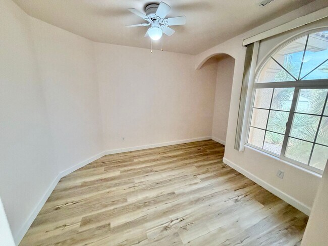 Building Photo - 498 N 300 W