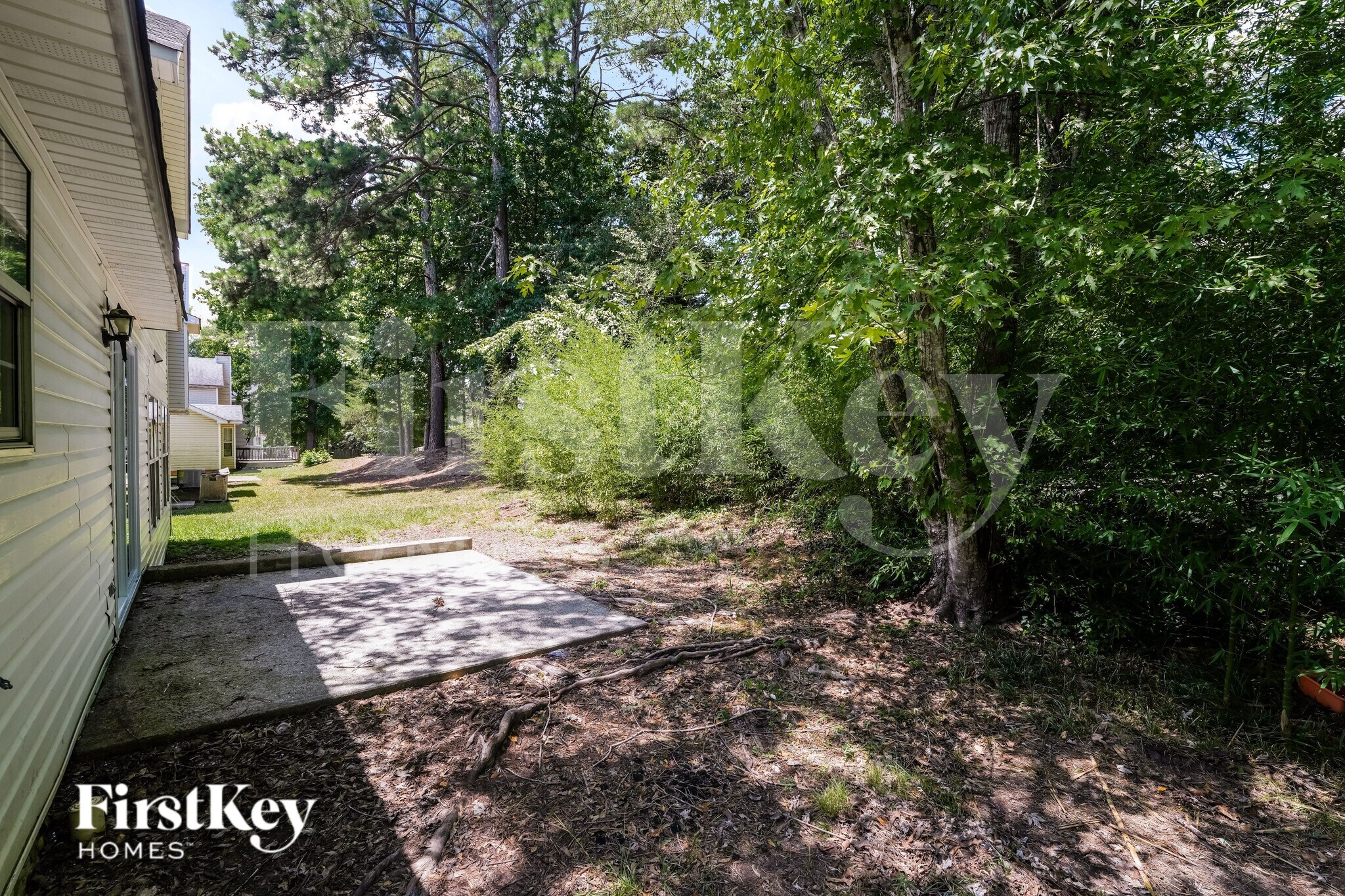 Building Photo - 6388 Phillips Ct