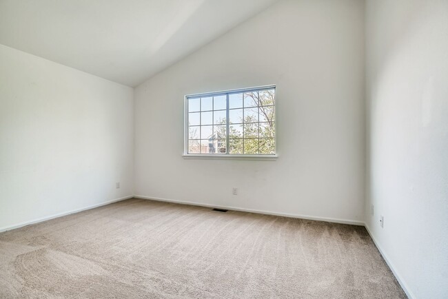 Building Photo - COMING IN MAY!!!   Huge 2BR, 2BTH Townhous...
