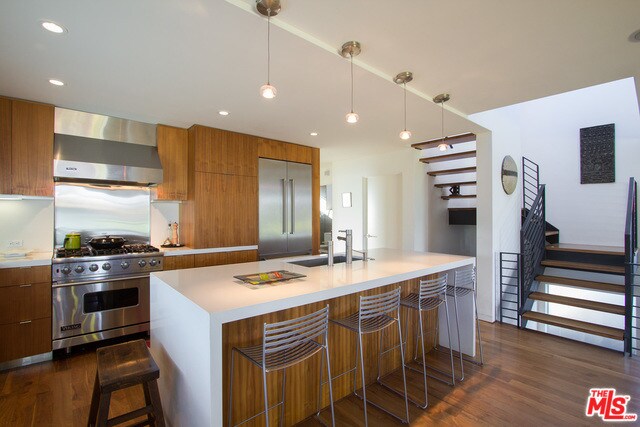 Building Photo - 1046 6th Ave