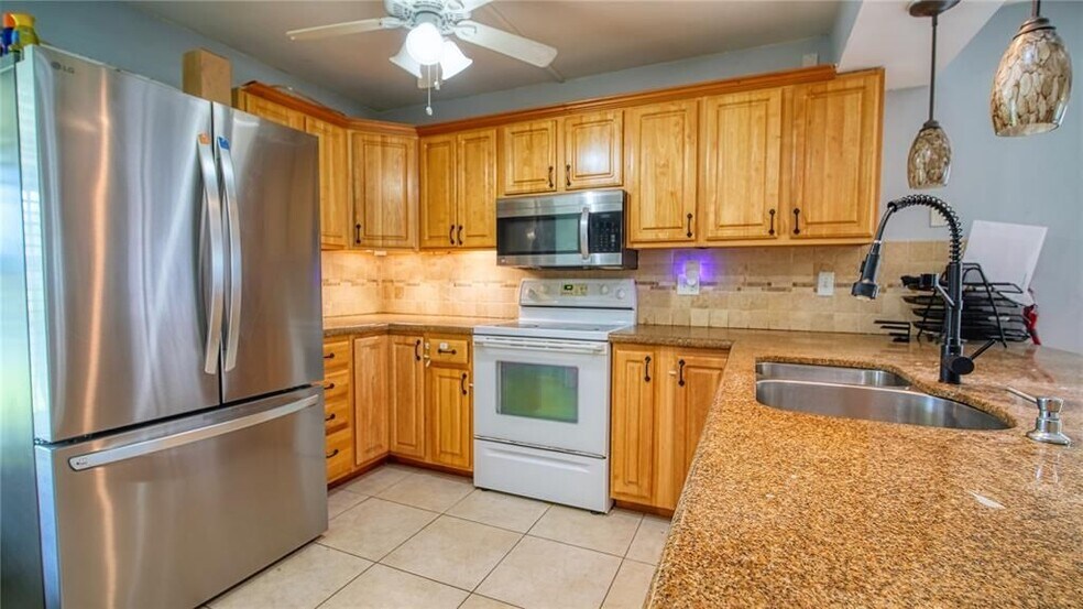 Building Photo - 11101 SW 15th Manor