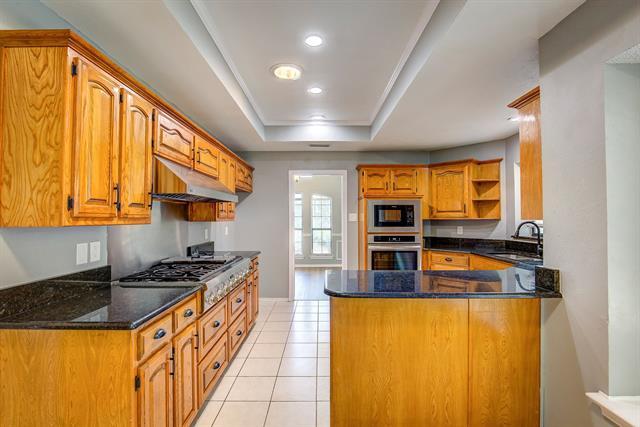 Building Photo - 3914 Meadow Dr
