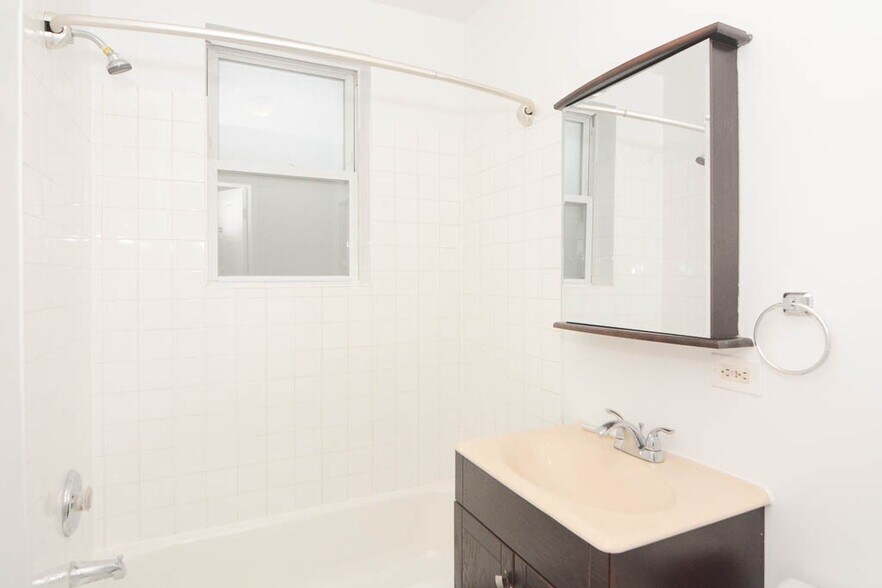 Building Photo - 1655 N Humboldt Blvd