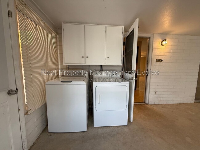 Building Photo - 12076 N Pebble Beach Dr