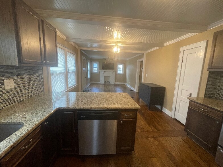 Building Photo - 1811 Dimple Ct