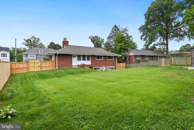 Building Photo - 10228 Farnham Dr