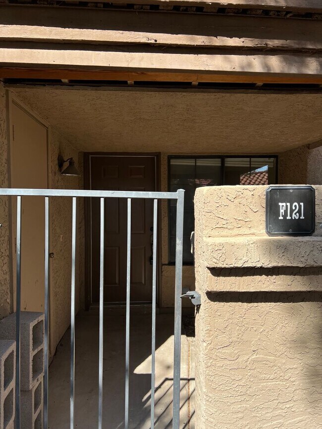 Building Photo - 2 bedroom condo in papago park village