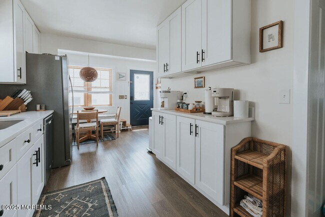 Building Photo - 35 12th Ave