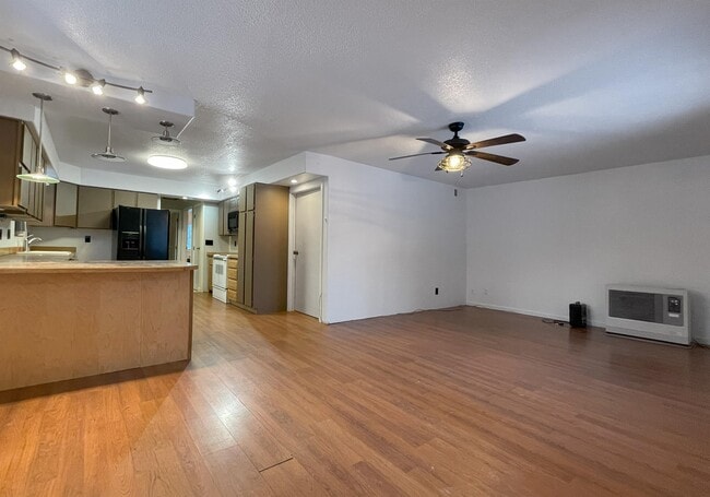 Building Photo - 2239 Independence Cir E