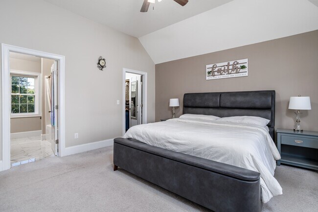 Building Photo - 22 White Pine Dr