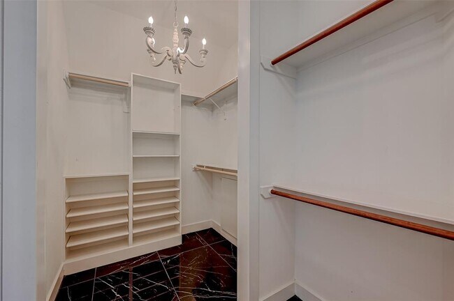 Building Photo - 21102 W Kelsey Creek Trail