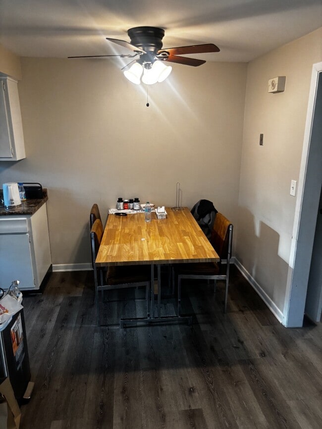 Building Photo - BEAUTIFUL MUST SEE CHARMING 1 BED/1 BATH WITH FRE HEAT....MUST SEE!!!