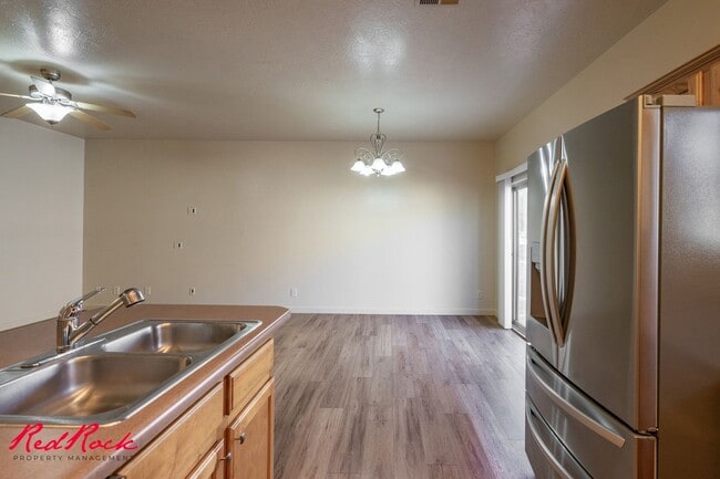 Building Photo - 484 N 2480 W